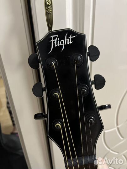 Акустическая гитара