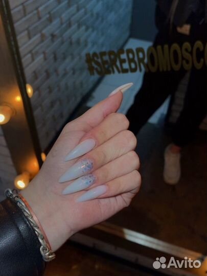 Наращивание ногтей