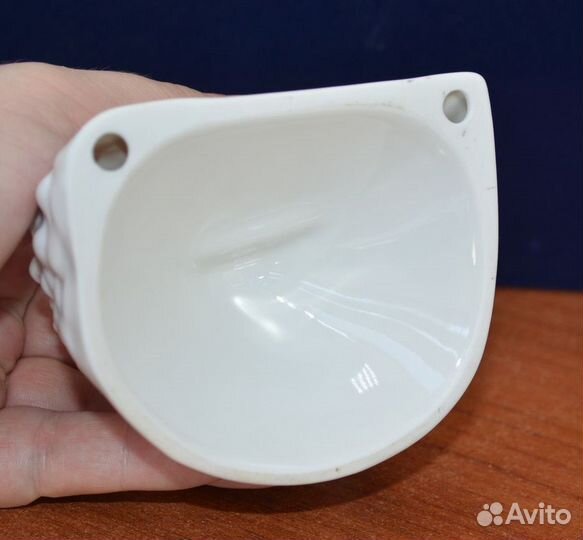 Фарфоровая статуэтка- горнолыжник ифз