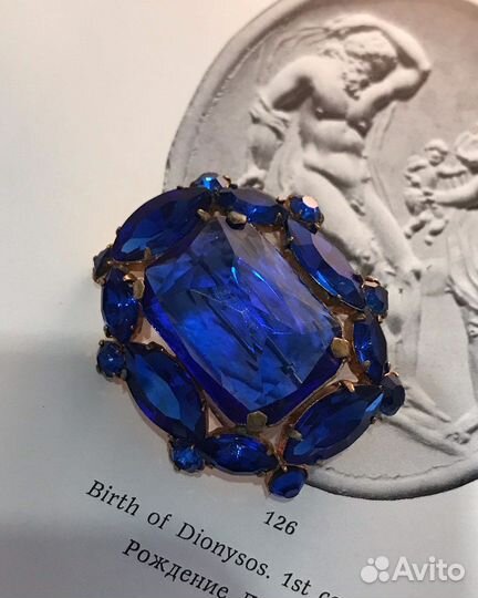 Старинная брошь кобальтовое стекло