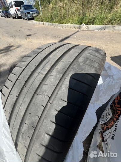 Pirelli P Zero 275/35 R20
