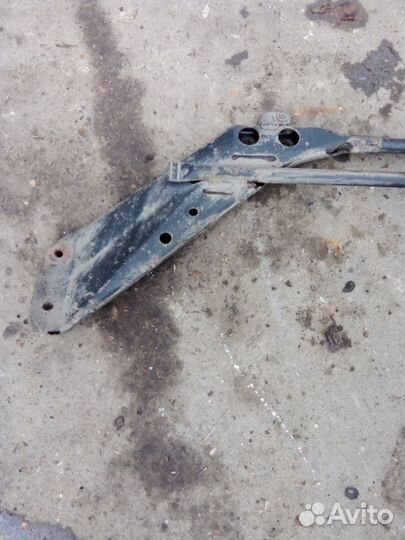 Балка поперечная Infiniti S50 кроссовер FX35 2002