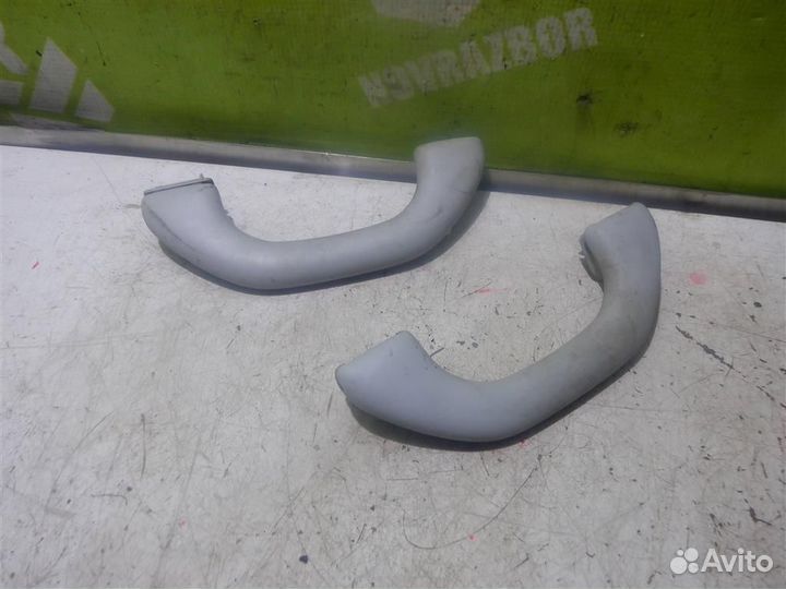 Ручка внутренняя потолочная Фольксваген Кадди Кэ