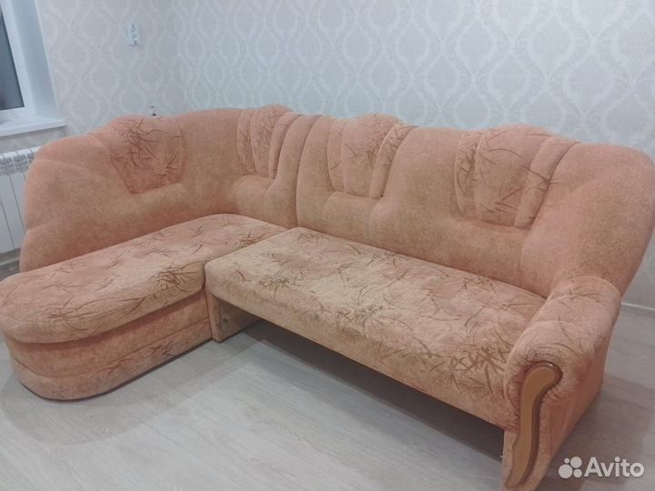 Большой угловой диван бу