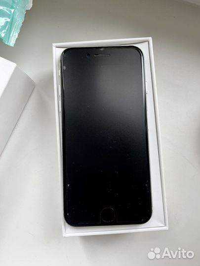 Телефон iPhone SE 2020