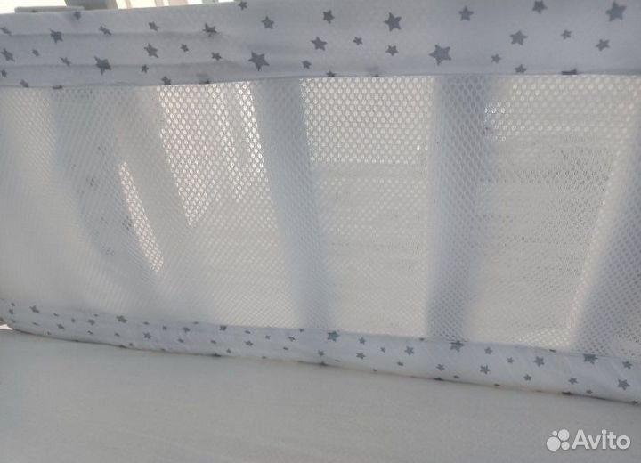 Бортики безопасные в детскую кроватку