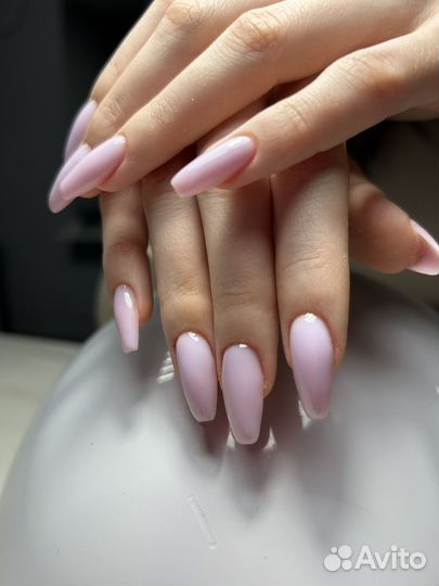 Маникюр в салоне