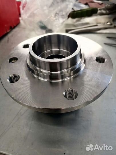 Ступичный подшипник VW Transoprter T5 713 6107 60