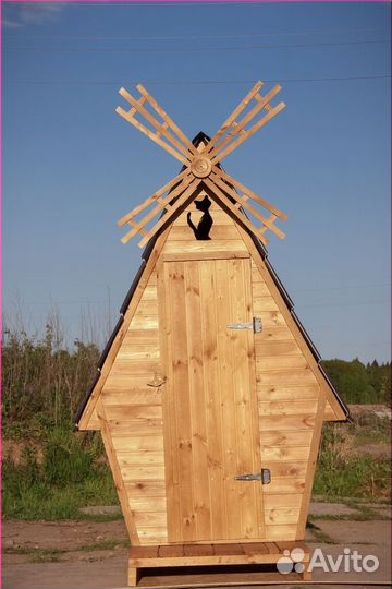 Уличный туалет деревянный