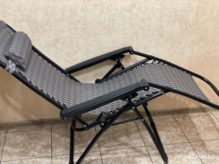 Кресло шезлонг складное новое