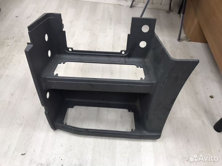 Подножка Mercedes Benz Actros