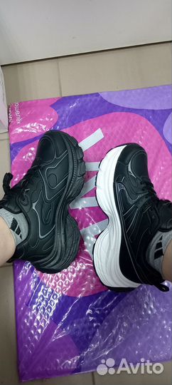 Кроссовки женские 40 размер