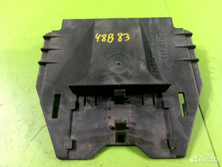 Крышка блока предохранителей Mercedes-Benz W140
