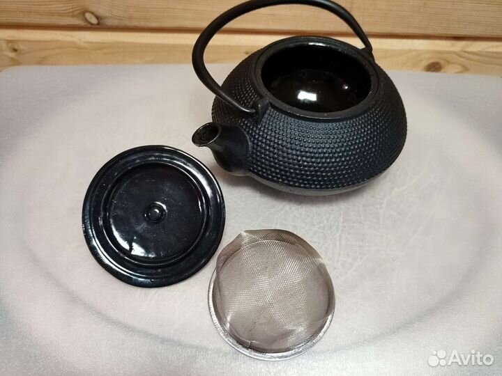 Чугунный заварочный чайник, фигурка для чистки