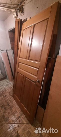 Дверь входная деревянная бу