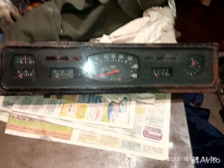 Щиток приборов газ-24