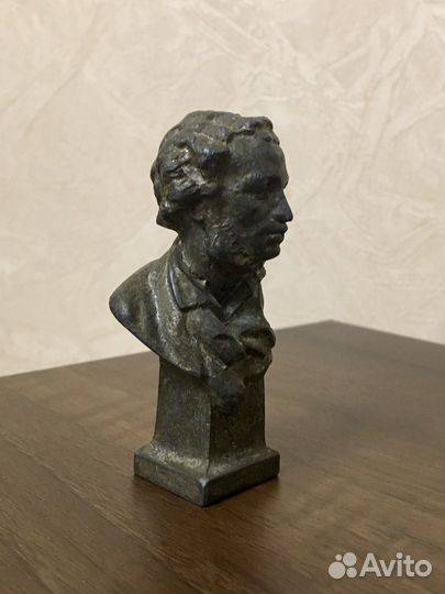 Бюстик Пушкина А.С