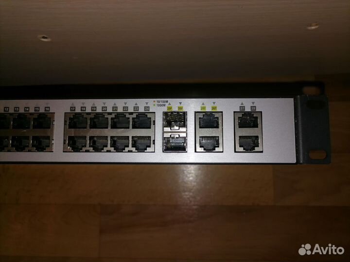 Коммутатор D-Link DES-1210-28
