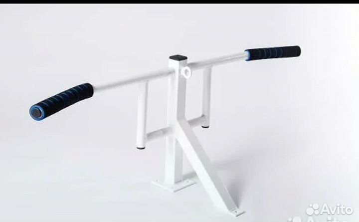 Турник - кронштейн с центральной опорой