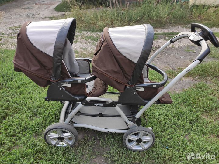 Коляска для двойни Peg Perego