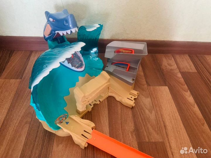 Трасса хот вилс акула hot wheels