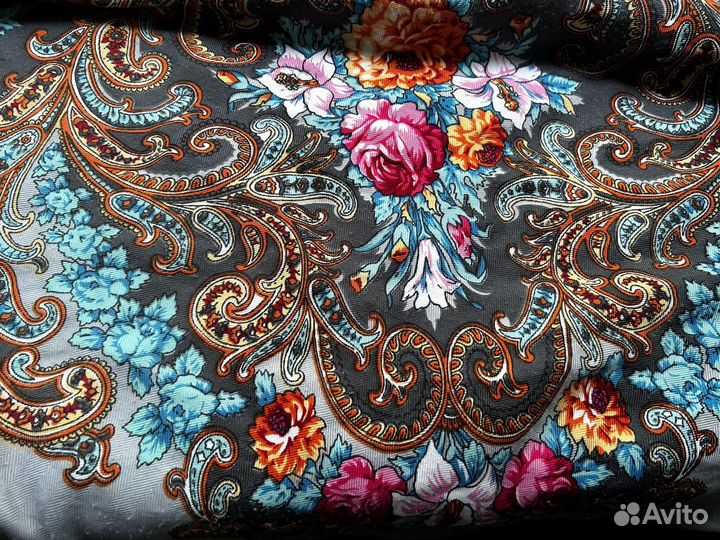 Шарфы и палантины