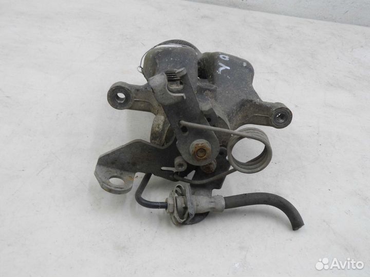 Суппорт задний правый Volkswagen Phaeton 3D