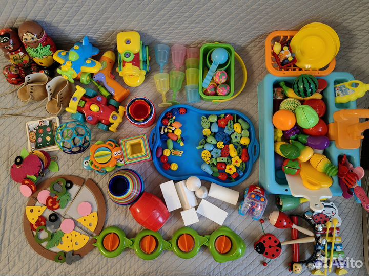 Игрушки развивающие для малышей