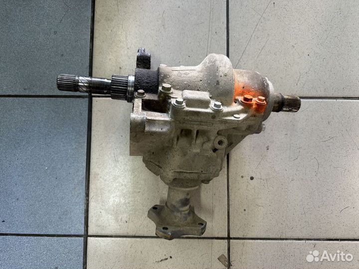 Раздатка передняя Рено Дастер Duster 2012 2.0