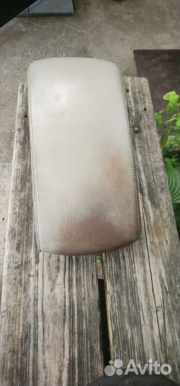 Подлокотник toyota camry 40