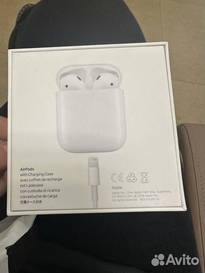 Беспроводные наушники apple airpods