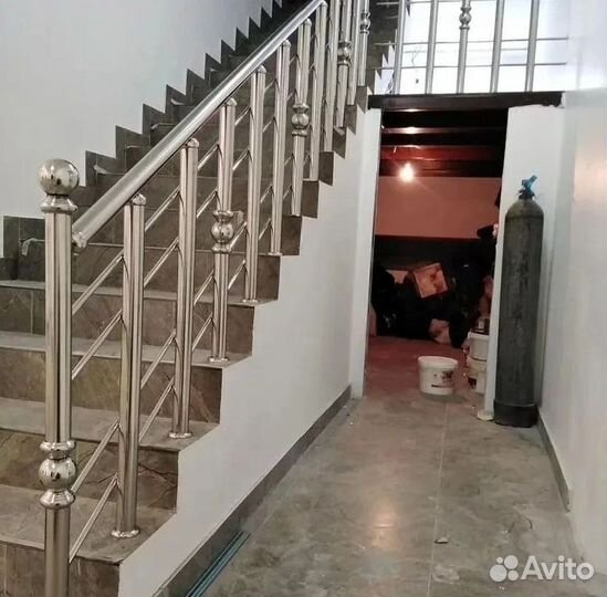 Пeрилa для лестниц / пopучни из нeржавейки