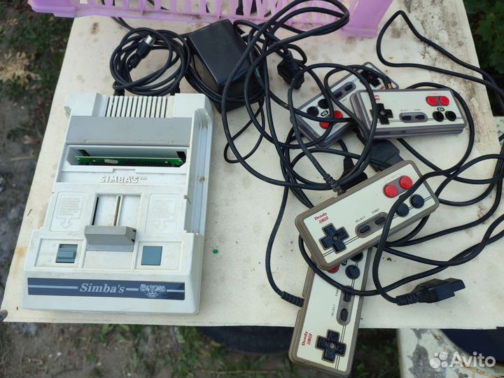 Игровая приставка dendy
