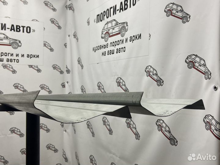 Mitsubishi Pajero 3 порог + усилитель правый