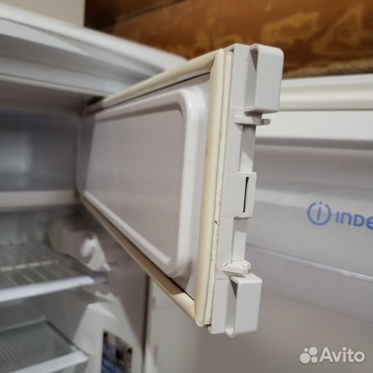 Холодильник indesit MT 08