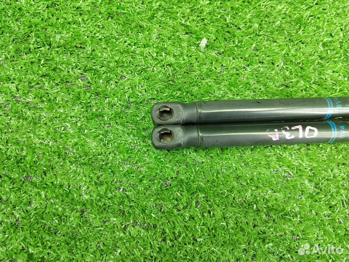 Амортизатор крышки багажника Audi S3 8V A3 8V