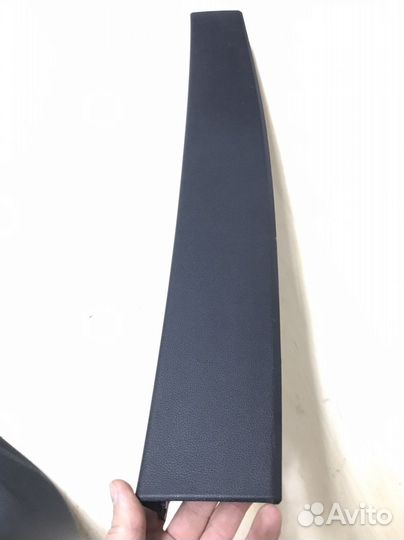 Верхняя обшивка двери багажника Tiguan 2