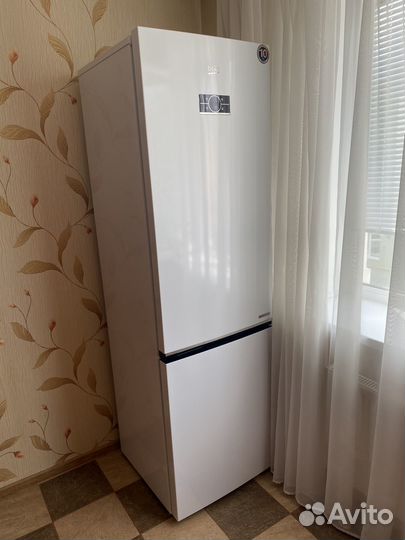 Холодильник Beko B5rcnk403ZW
