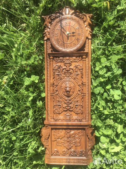 Часы птицы и лев