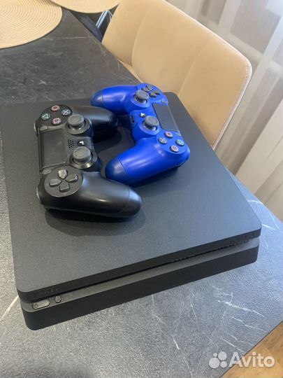 Игровая приставка ps4 slim