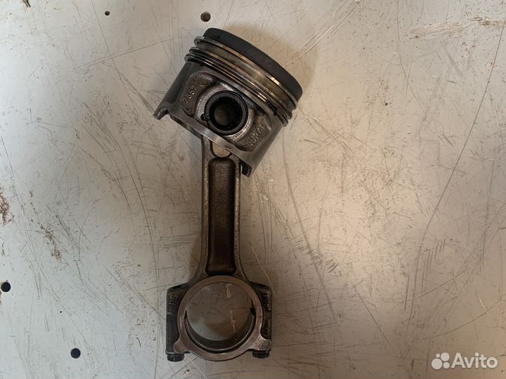 Поршень с шатуном renault 1,5 dci