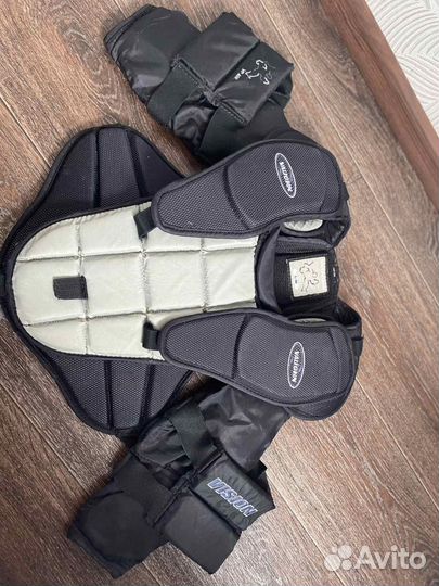 Хоккейная вратарская форма б/у