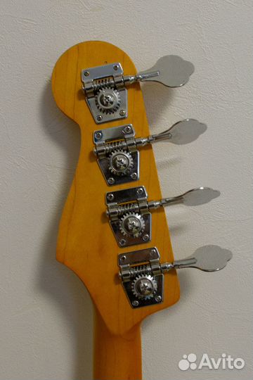 Бас гитара Fender jazz bass
