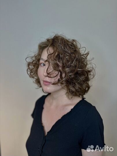 Модель на биозавивку,натуральный блонд до плеч