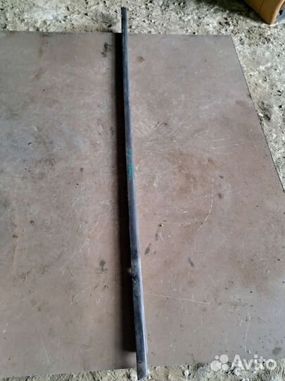 Молдинг стекла передний правый на Volkswagen Touar