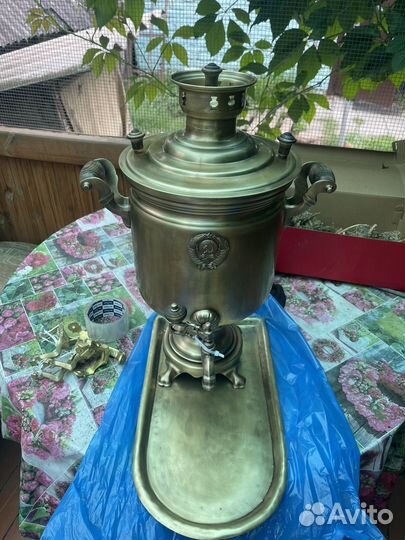 Самовар в патине, герб, поднос