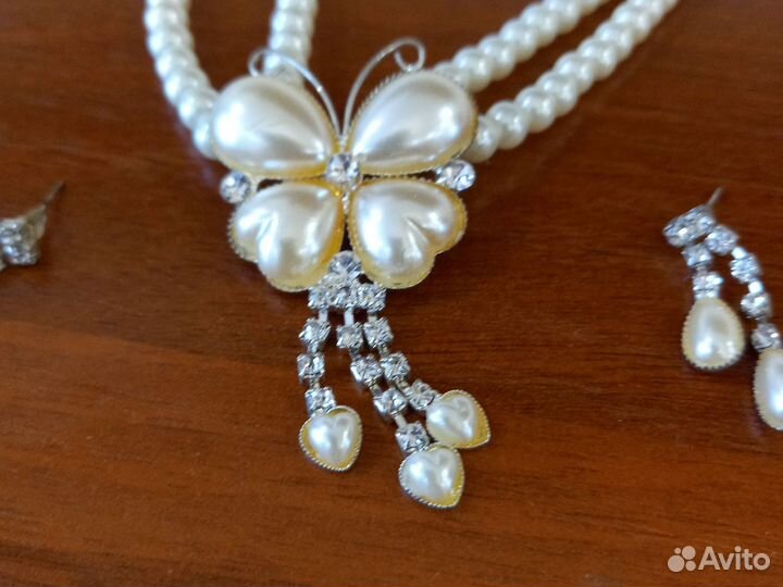 Бижутерия колье и серги