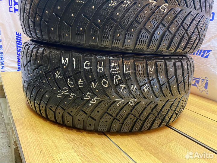 Michelin X-Ice North 4 225/55 R16 99T