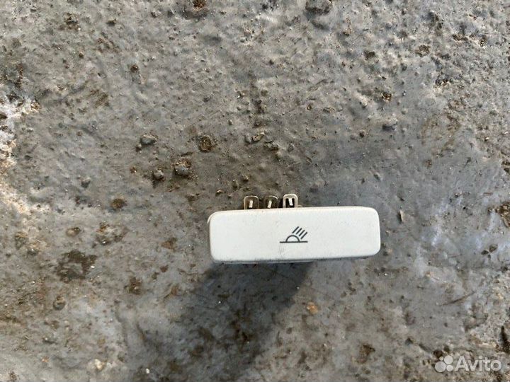 Кнопка плафона Volkswagen Passat B7 CDA 2011