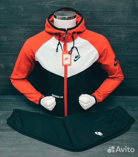 Спортивный костюм Nike